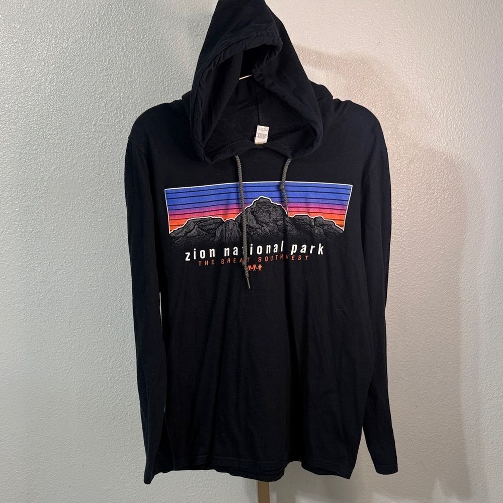 Zion National Park Black Hoodie tee- with hiking trail details- Medium